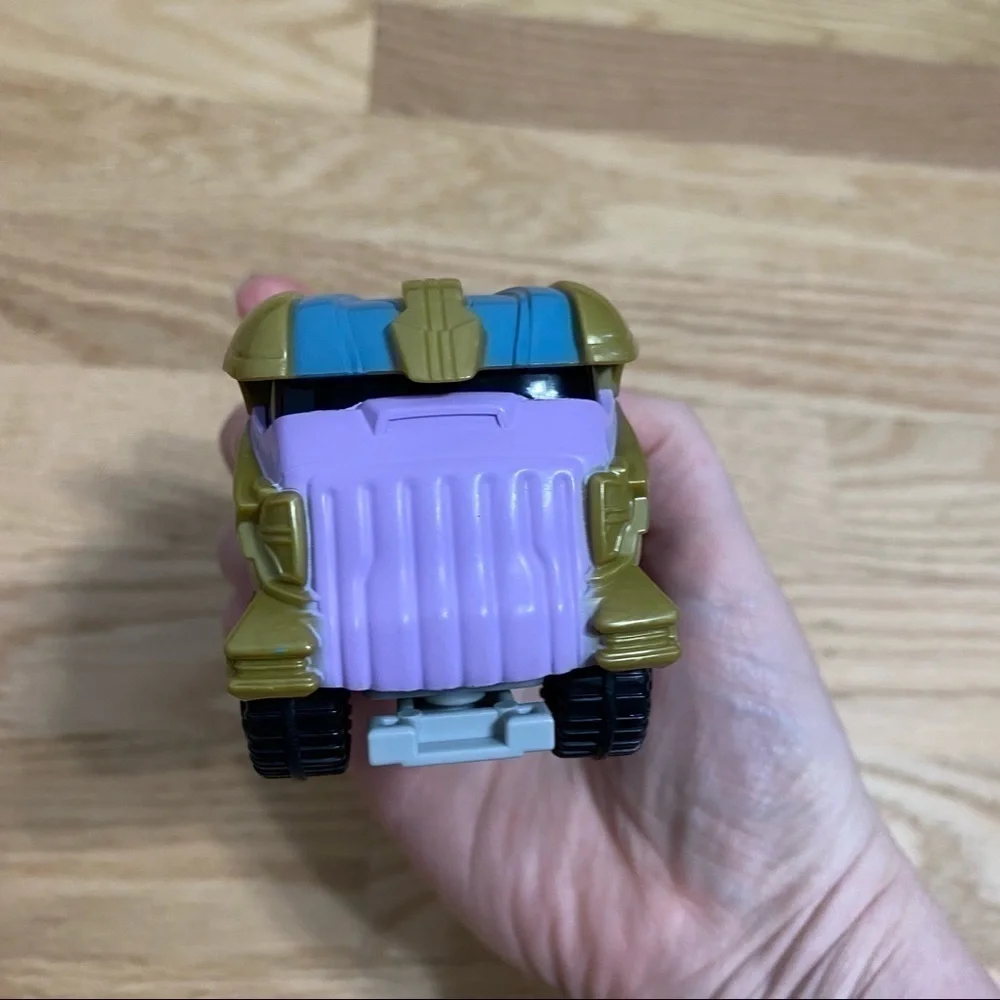 Hot Wheels Thanos Avengers Engame Flip Fighters Character Car Marvel Toy